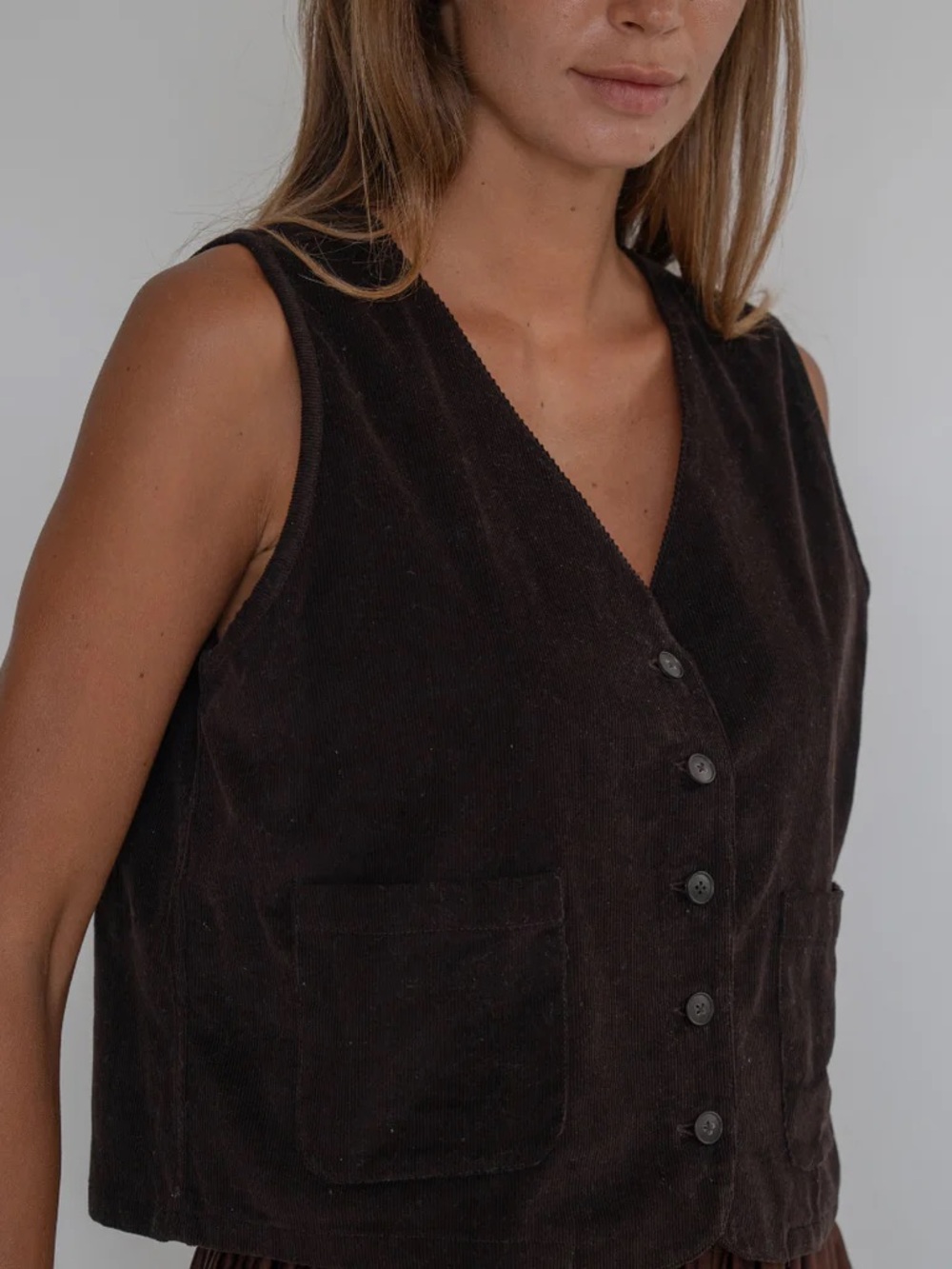Avy & Co. Women's Corduroy Button Vest in Brown